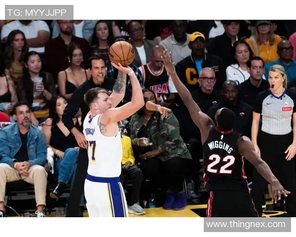 湖人对决热火11月19日精彩回顾与赛后分析